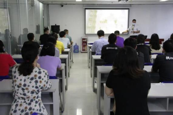 广州人才集团配置中心开展消防安全培训