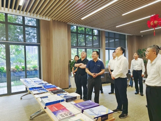 广东省人力资源社会保障厅党组书记、厅长杜敏琪赴广州人才集团调研人力资源服务业发展情况