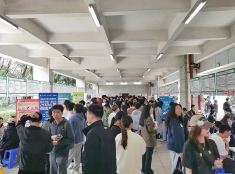 超1800名应届毕业生参会！首场 “才聚羊城”南方人才校园招聘会供需两旺！